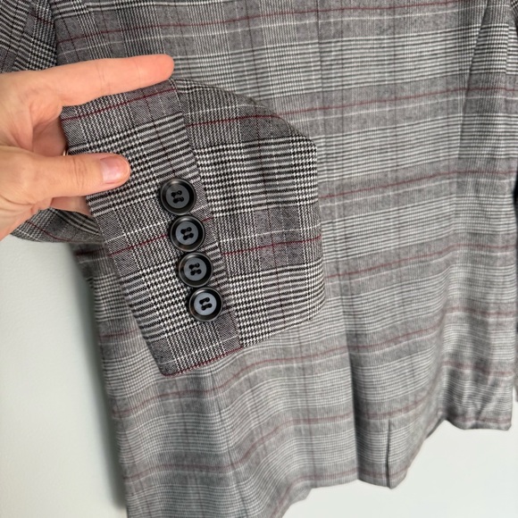 Evereve Plaid One Button Blazer - Picture 7 of 8